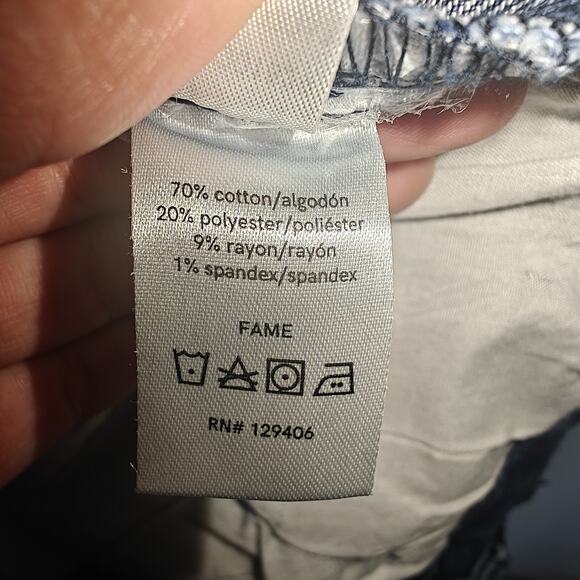 Venus Women Size 2 Skinny Jeans Lace Beads Distressed Raw Hem Medium Wash READ - Picture 9 of 13